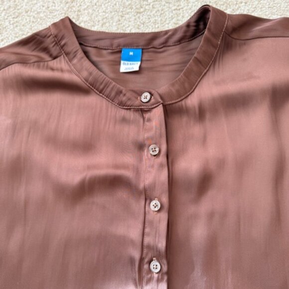 Old Navy Brown Satin Henley Short Sleeved Blouse - M - Picture 4 of 8